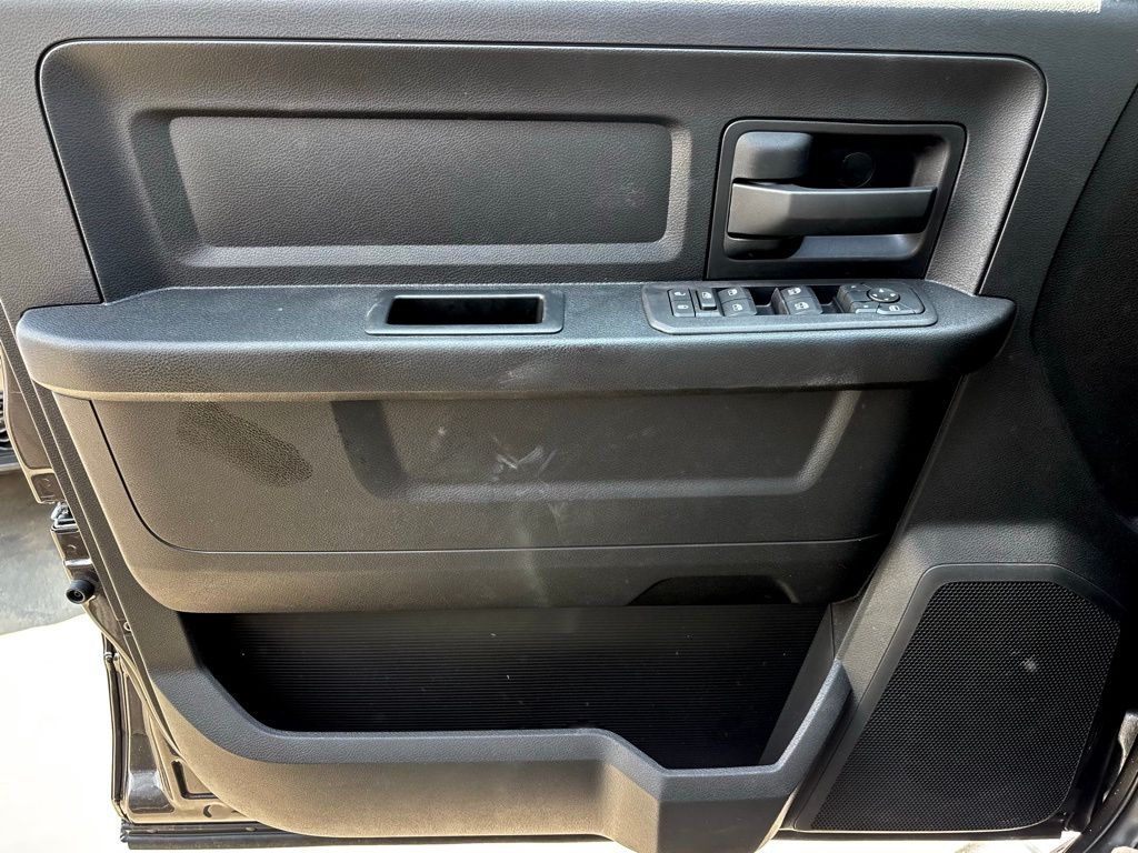 2025 Ram 3500 Tradesman photo 16
