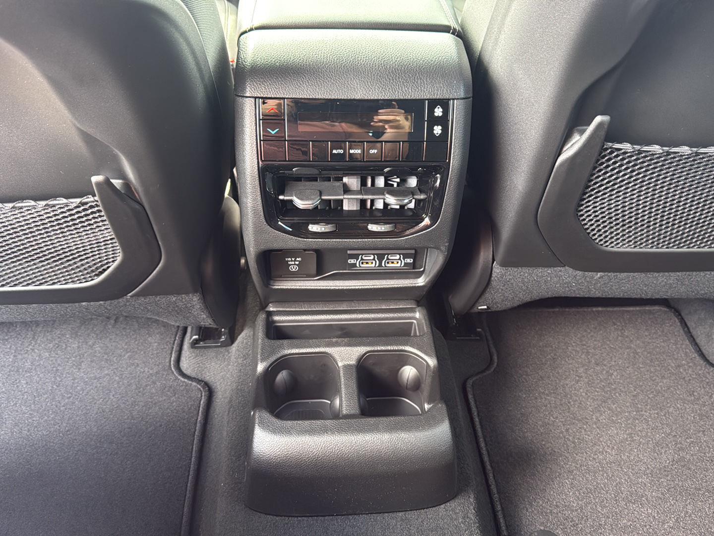 2025 Jeep Grand Cherokee Laredo X photo 21