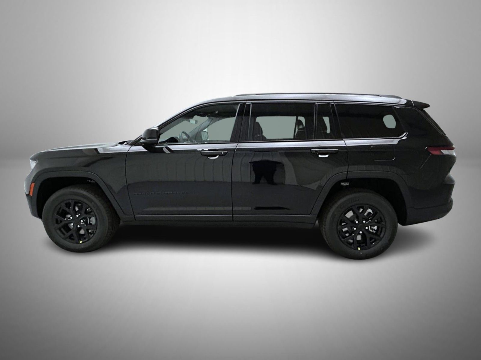 2025 Jeep Grand Cherokee Altitude photo 3