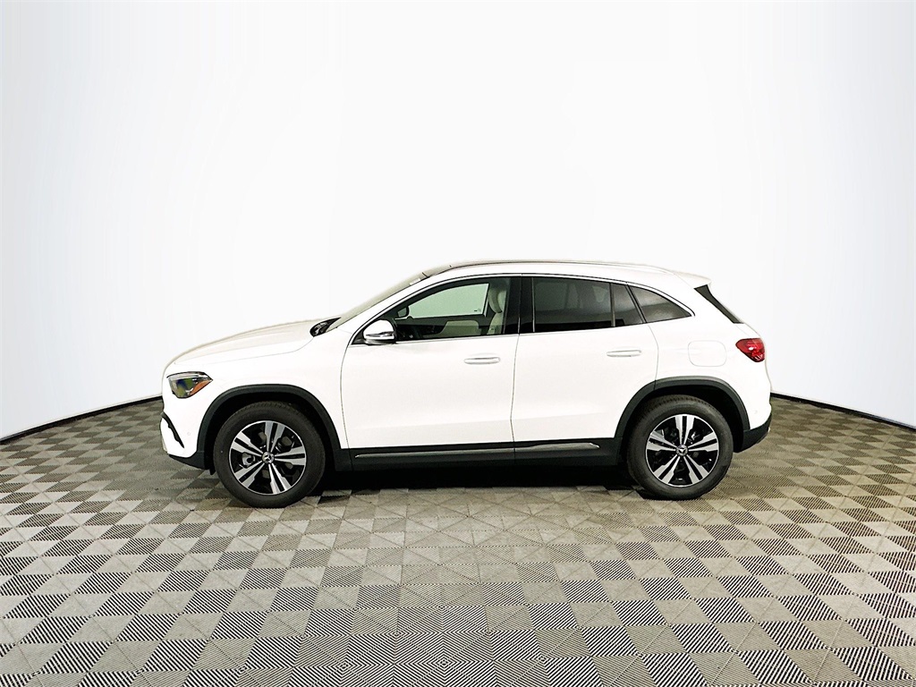 2026 Mercedes Benz GLA 250 4MATIC photo 4