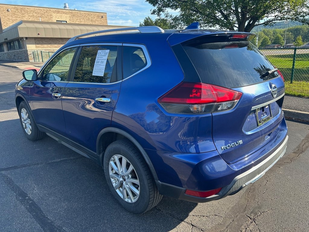 2018 Nissan Rogue SV photo 5