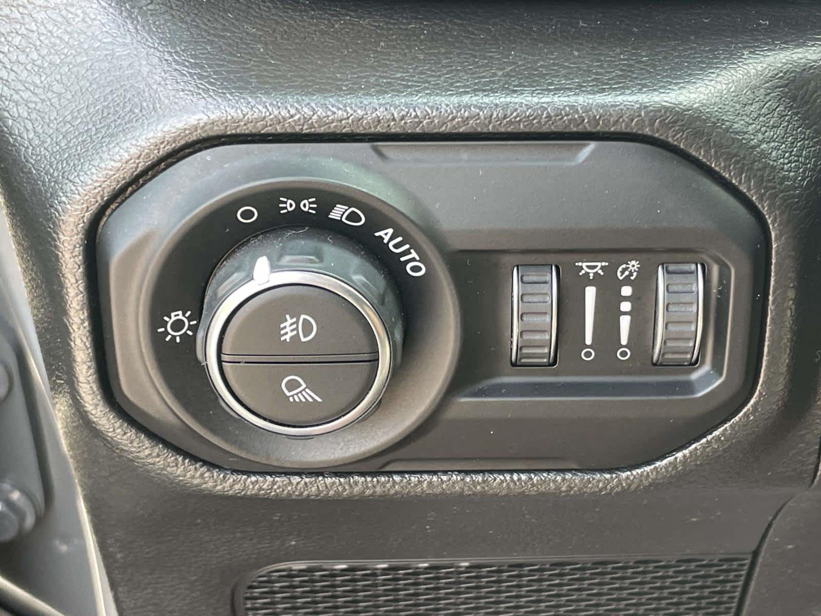 2022 Jeep Gladiator Sport S photo 24
