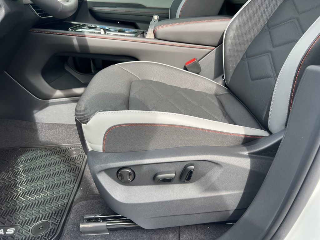 2026 Volkswagen Atlas Peak Edition SE photo 16