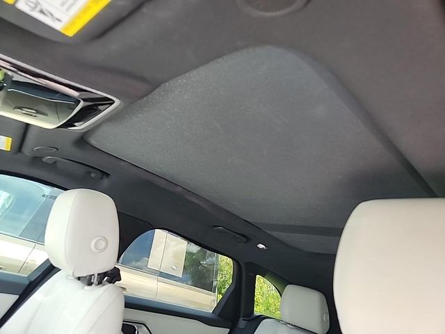 2023 Land Rover Range Rover Velar R-Dynamic S photo 11