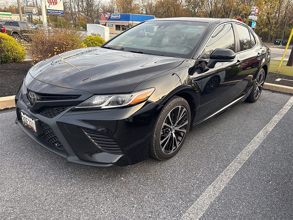 2018 Toyota Camry XLE XSE photo 2