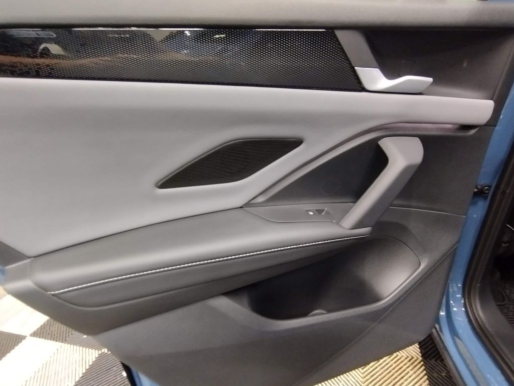 2025 Volkswagen Tiguan SE R-Line Black photo 24