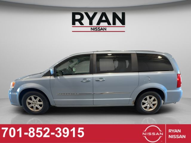 Used 2013 Chrysler Town & Country Touring with VIN 2C4RC1BG3DR526178 for sale in Minot, ND