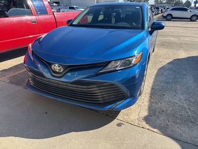 2019 Toyota Camry LE photo 2