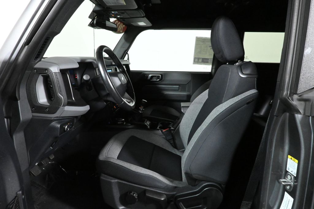 2022 Ford Bronco Base Big Bend Black Diamond Outer Banks photo 3