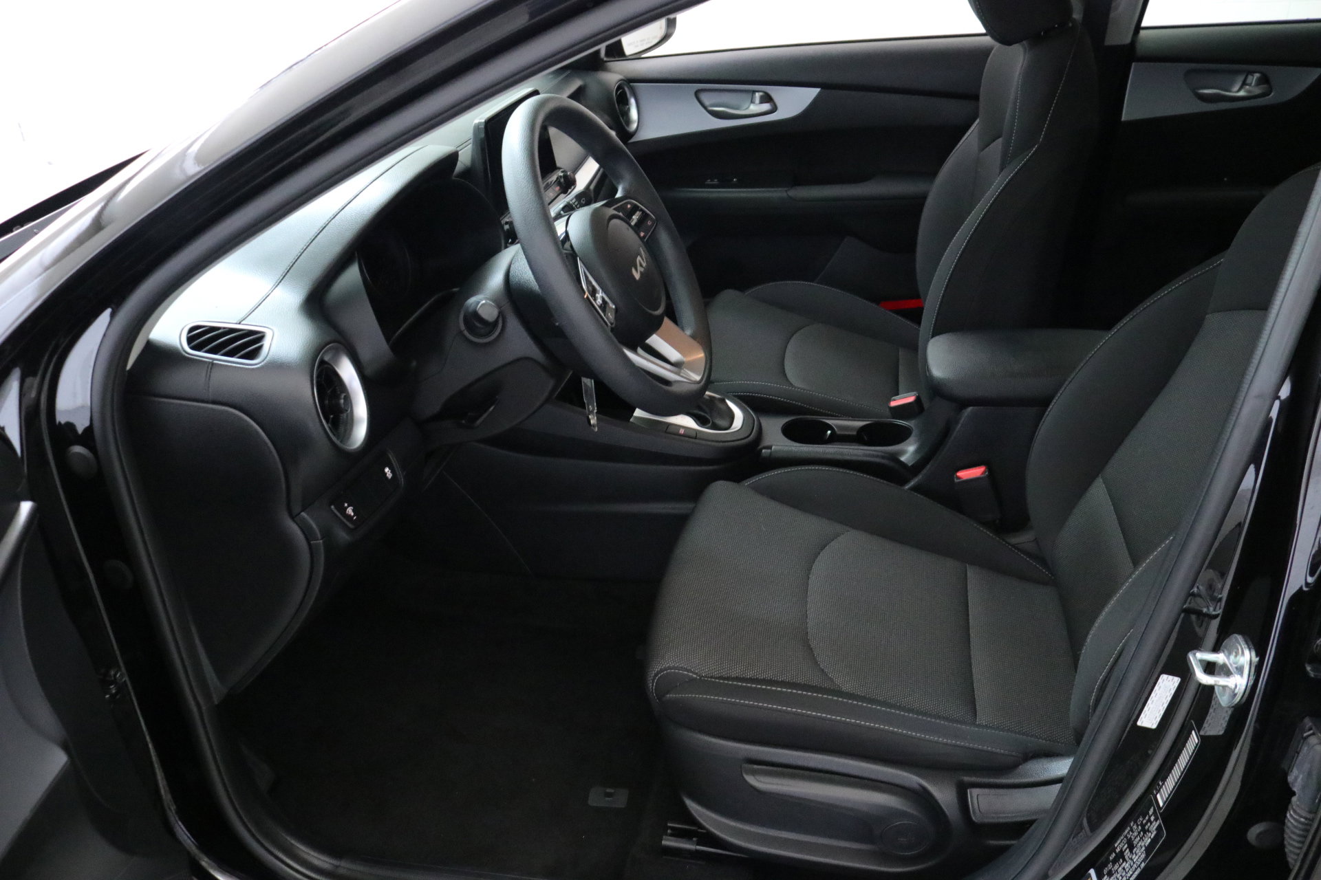 2023 Kia Forte LXS photo 22