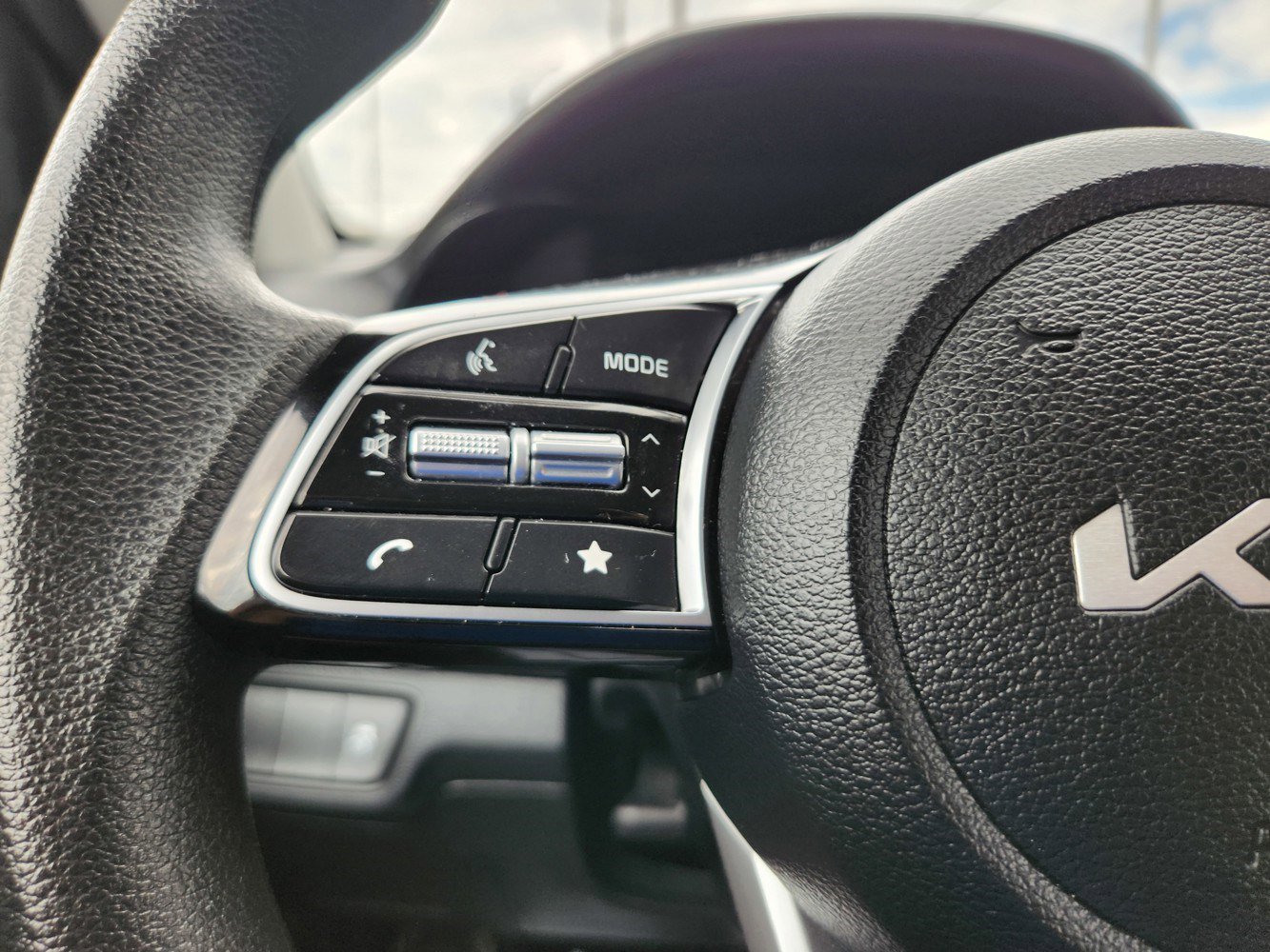 2024 Kia Forte LXS photo 19