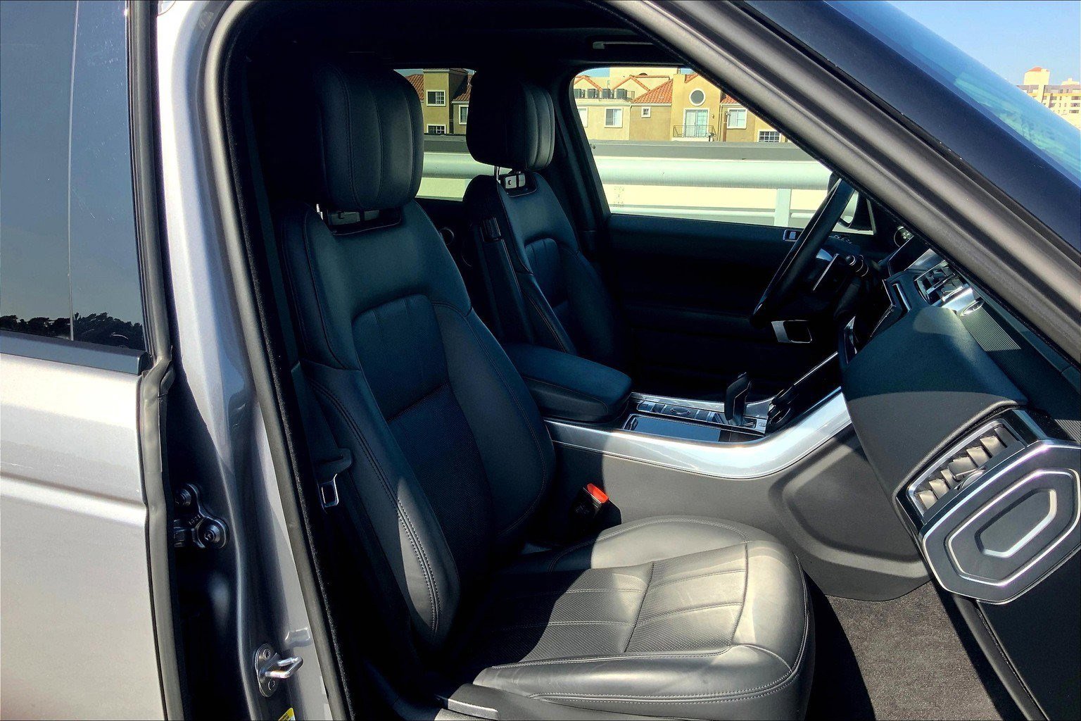 2022 Land Rover Range Rover Sport HSE photo 6