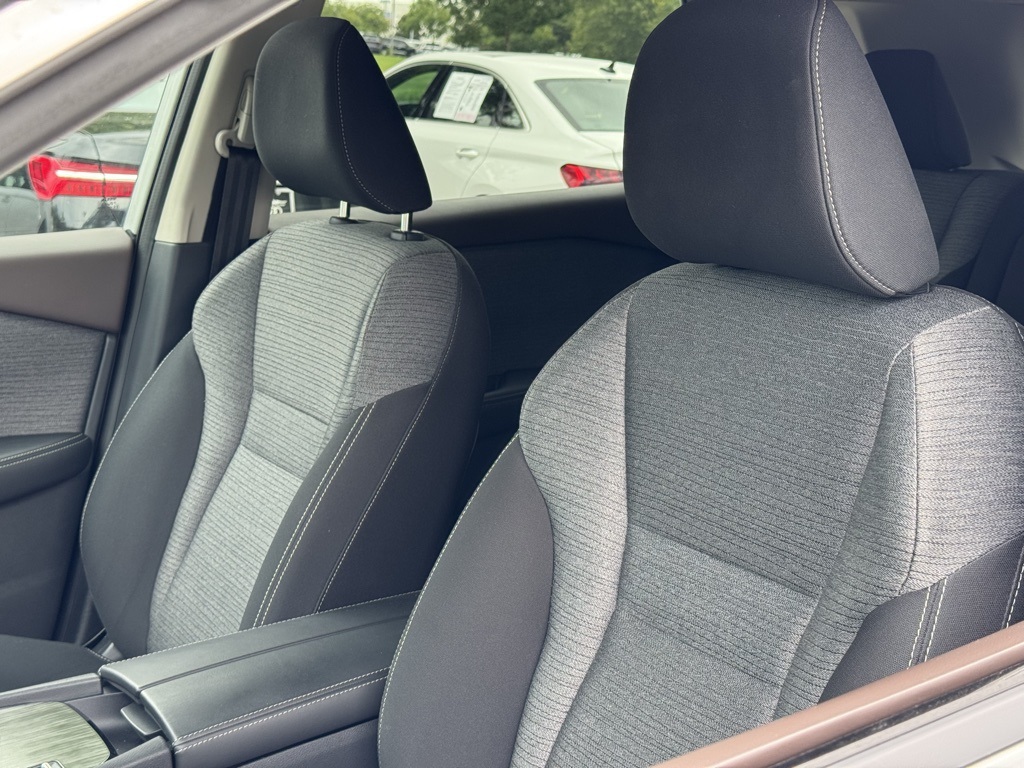 2022 Nissan Rogue SV photo 11