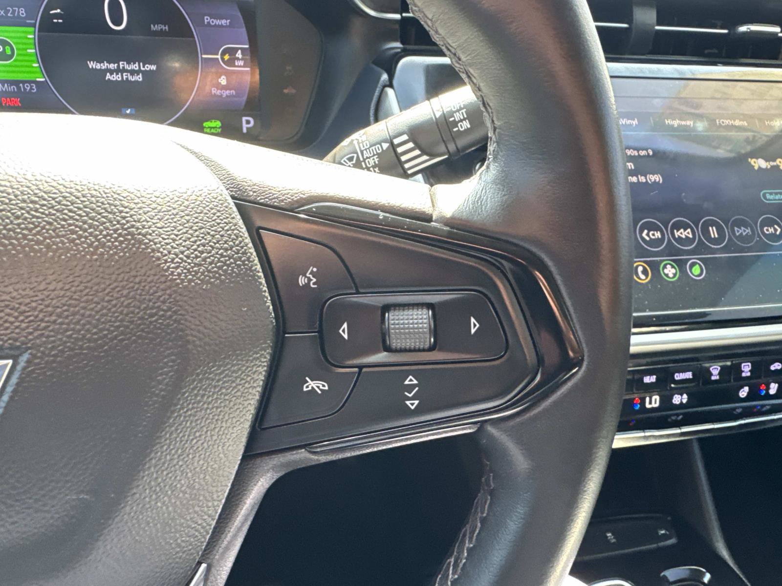 2022 Chevrolet Bolt EUV Premier photo 17