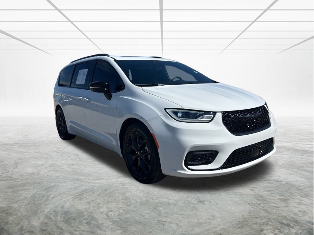 2024 Chrysler Pacifica Limited photo 2