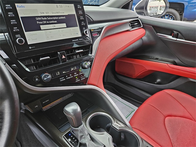 2021 Toyota Camry Hybrid XSE photo 18
