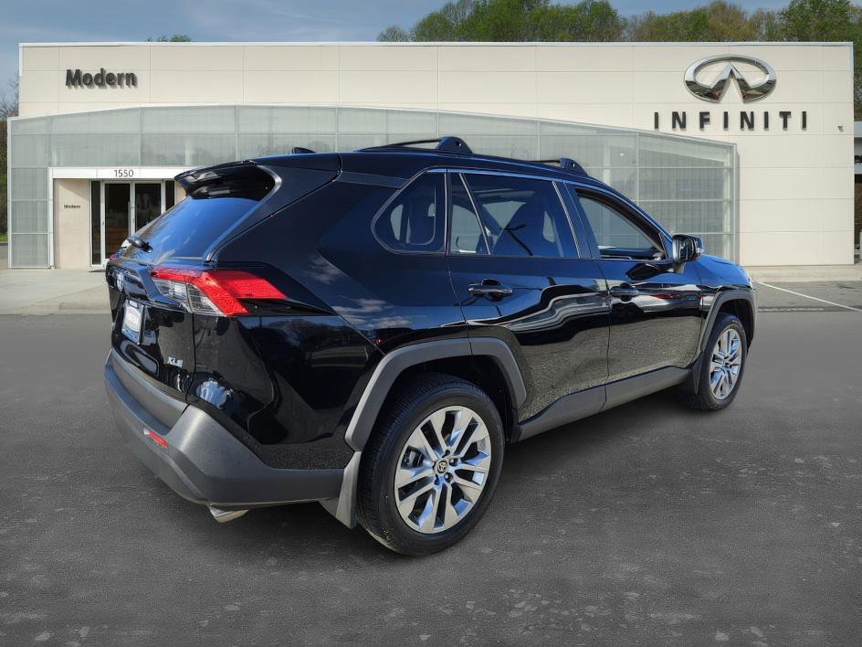 2024 Toyota RAV4 XLE Premium photo 3