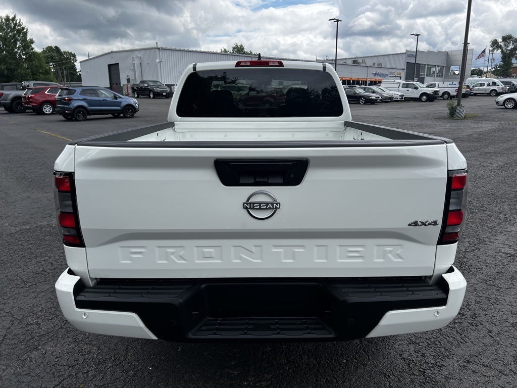2025 Nissan Frontier SV photo 18