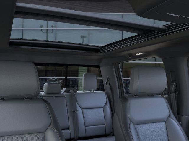 2025 Ford F-150 Lightning Lariat photo 22