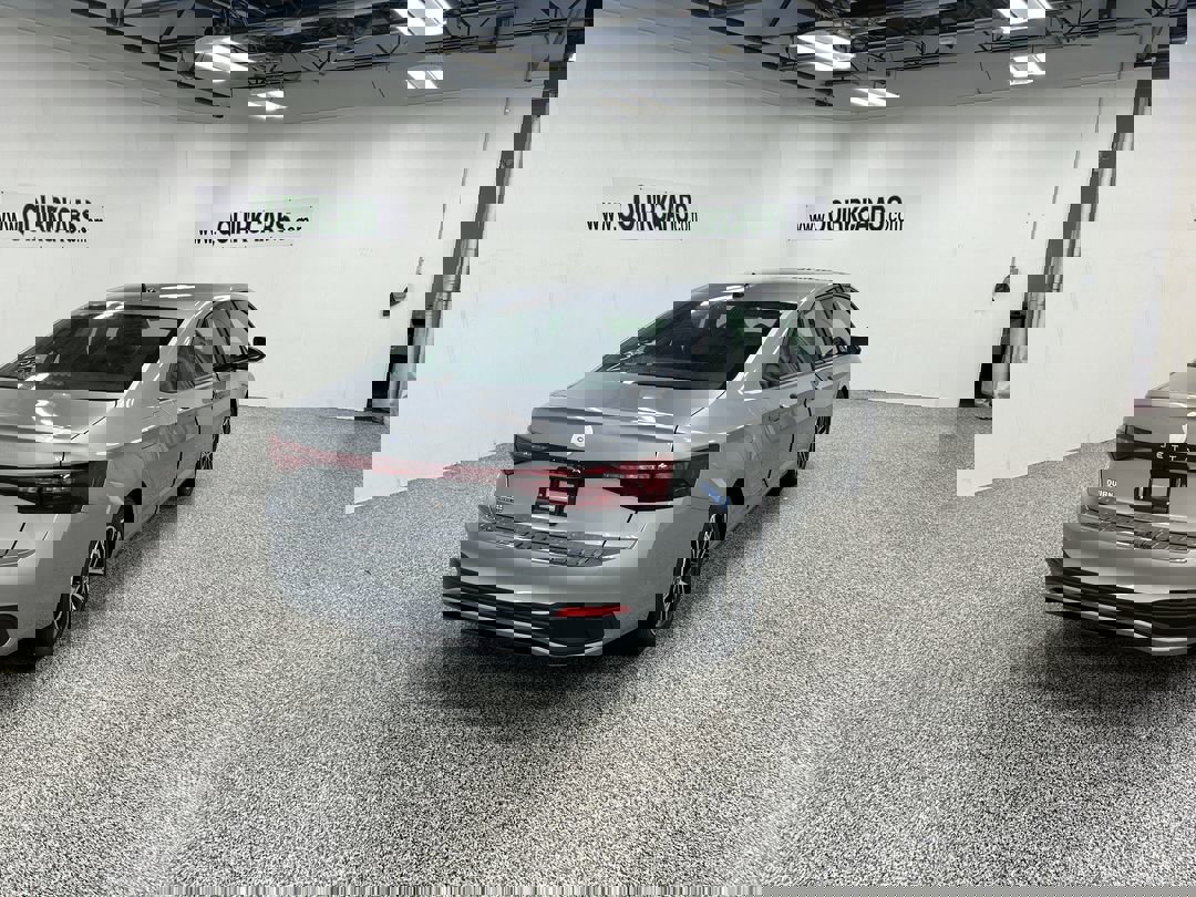 2025 Volkswagen Jetta Sport photo 4