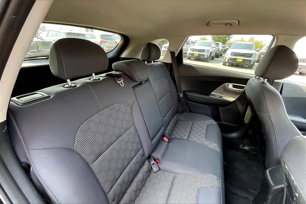 2018 Kia Niro LX photo 18