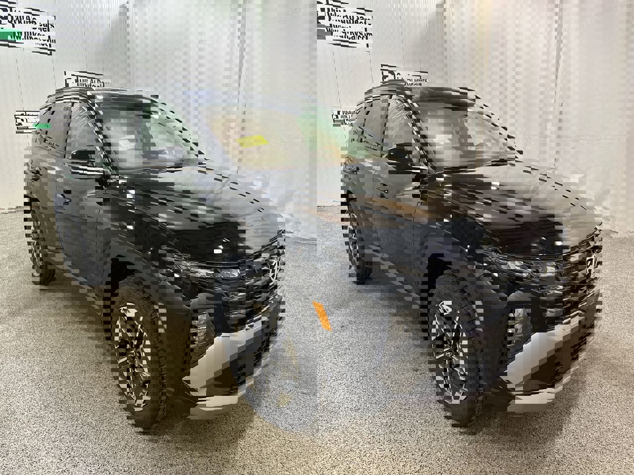 New 2025 Phantom Black Hyundai SEL Convenience image 1
