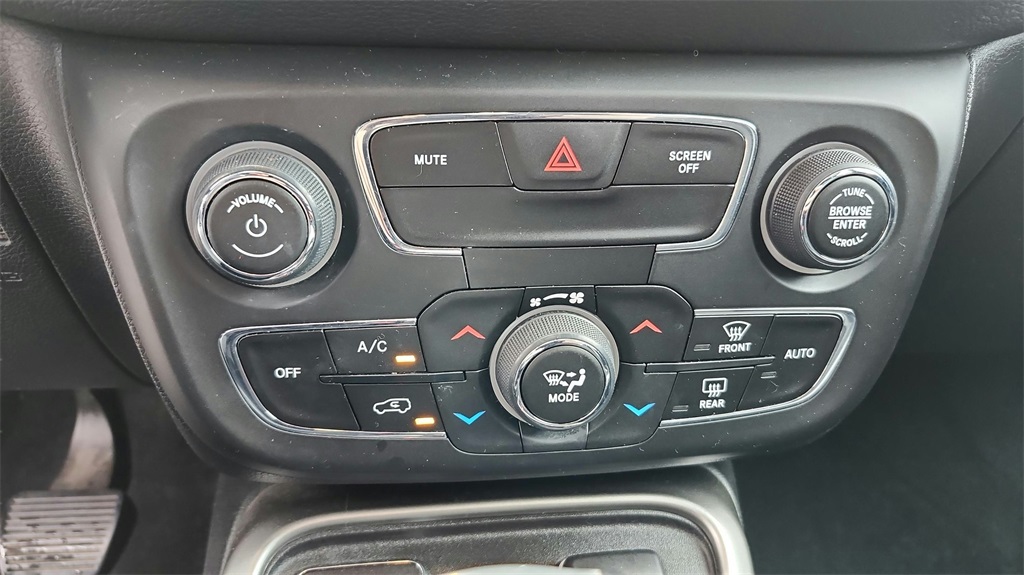 2017 Jeep Compass Latitude photo 19