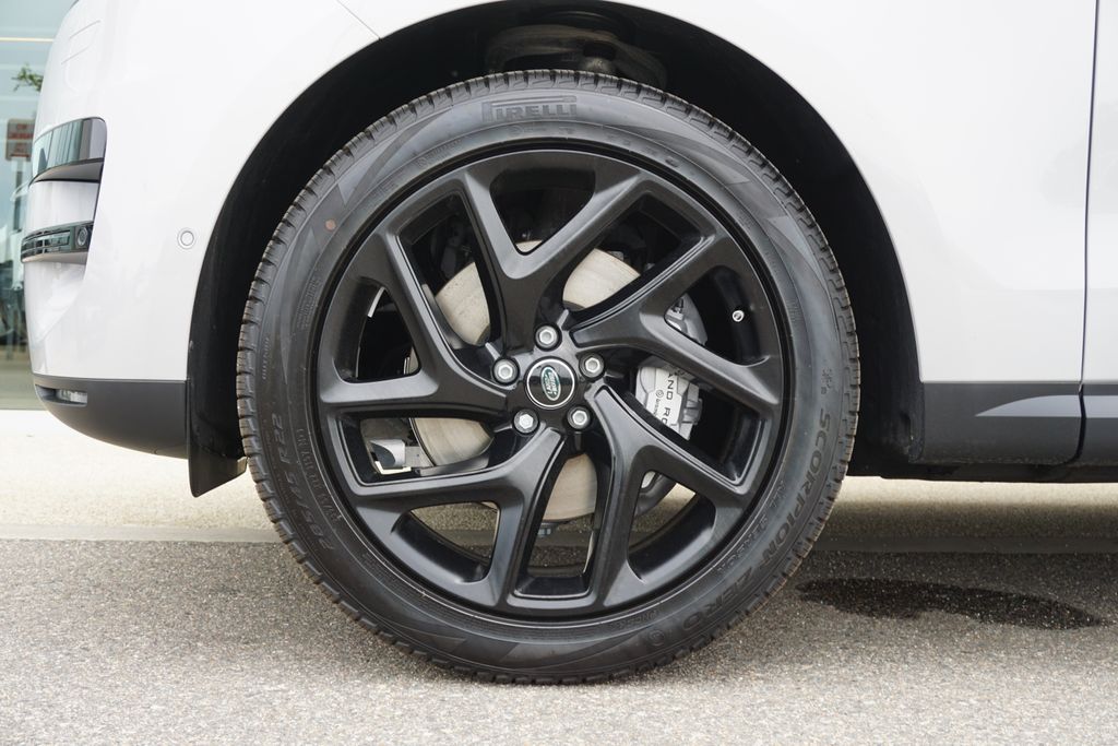 2025 Land Rover Range Rover Sport SE photo 33