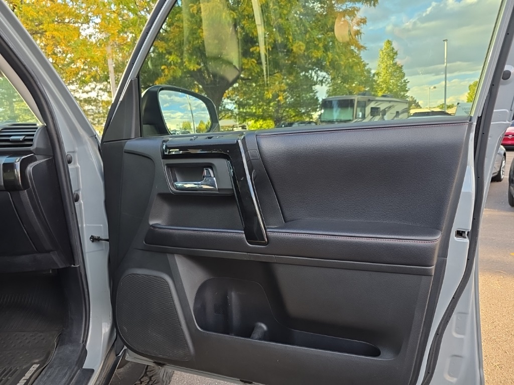 2017 Toyota 4Runner TRD Pro photo 21