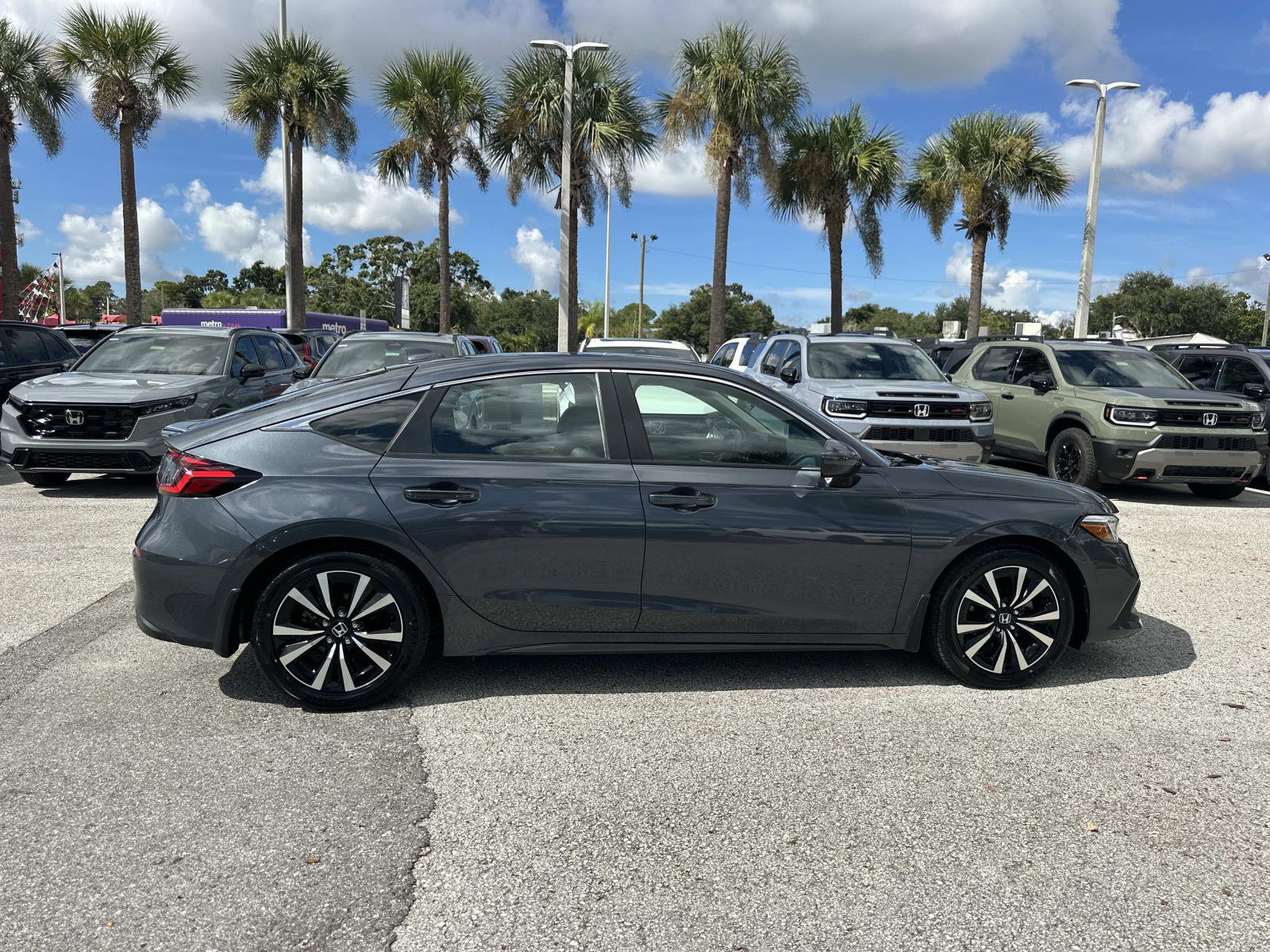 2023 Honda Civic EX-L Hatchback photo 2