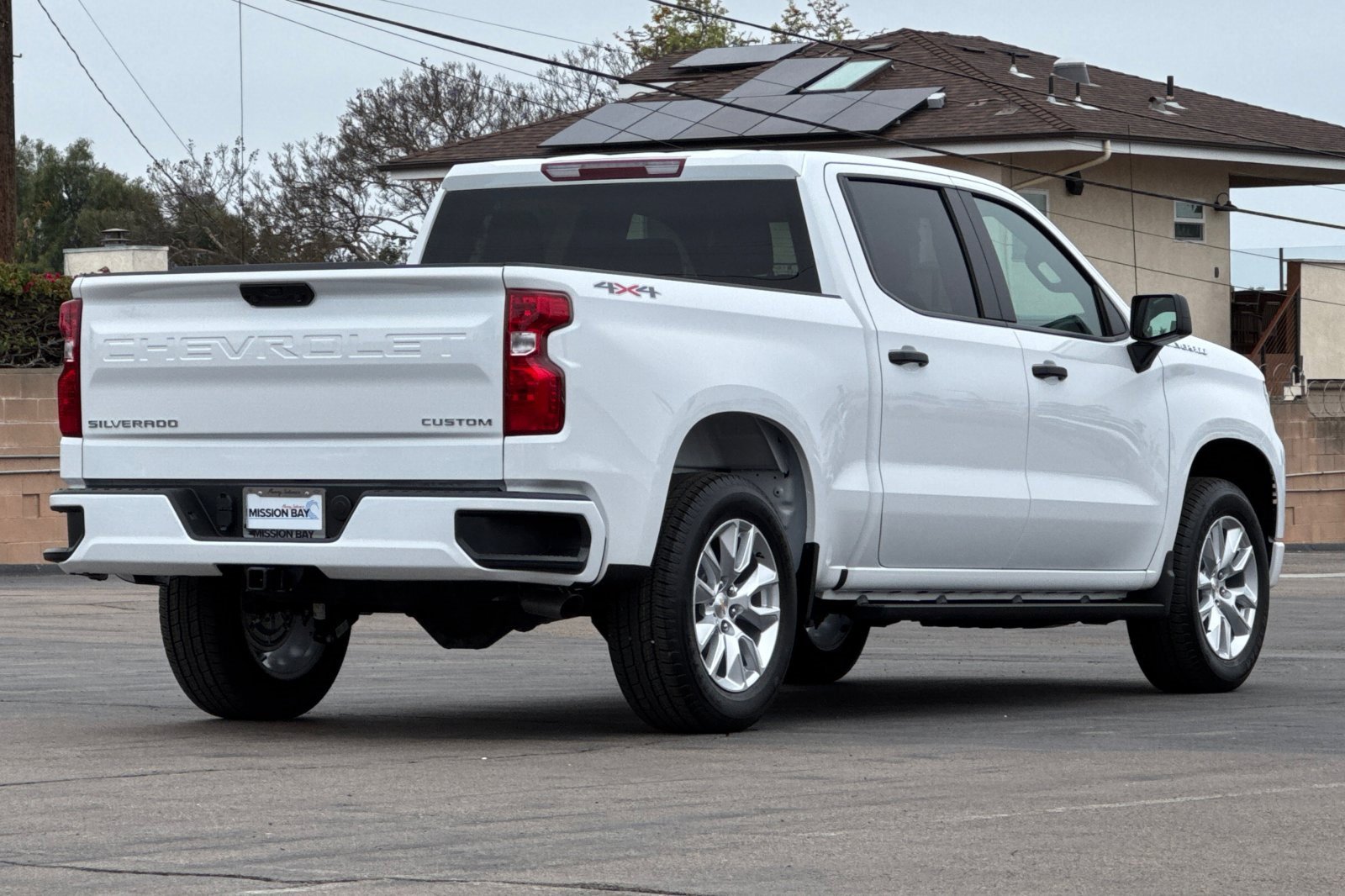 2025 Chevrolet Silverado 1500 Custom photo 4
