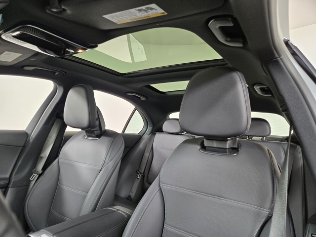 2024 Mercedes Benz C 300 4MATIC photo 13