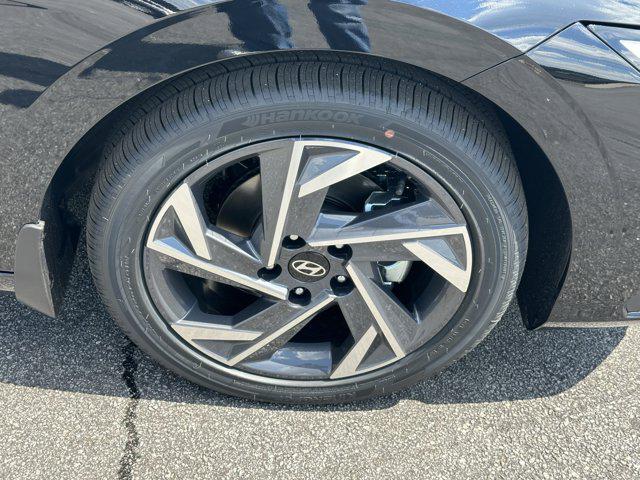 2025 Hyundai Elantra SEL Sport photo 12