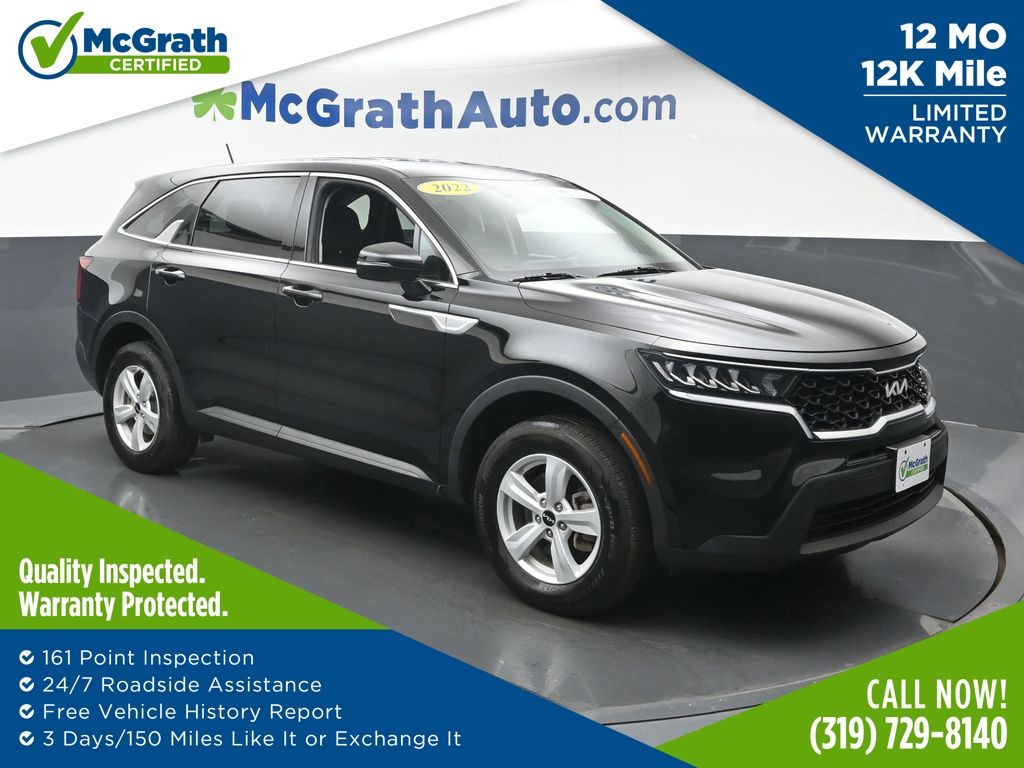 2022 Kia Sorento LX's photo