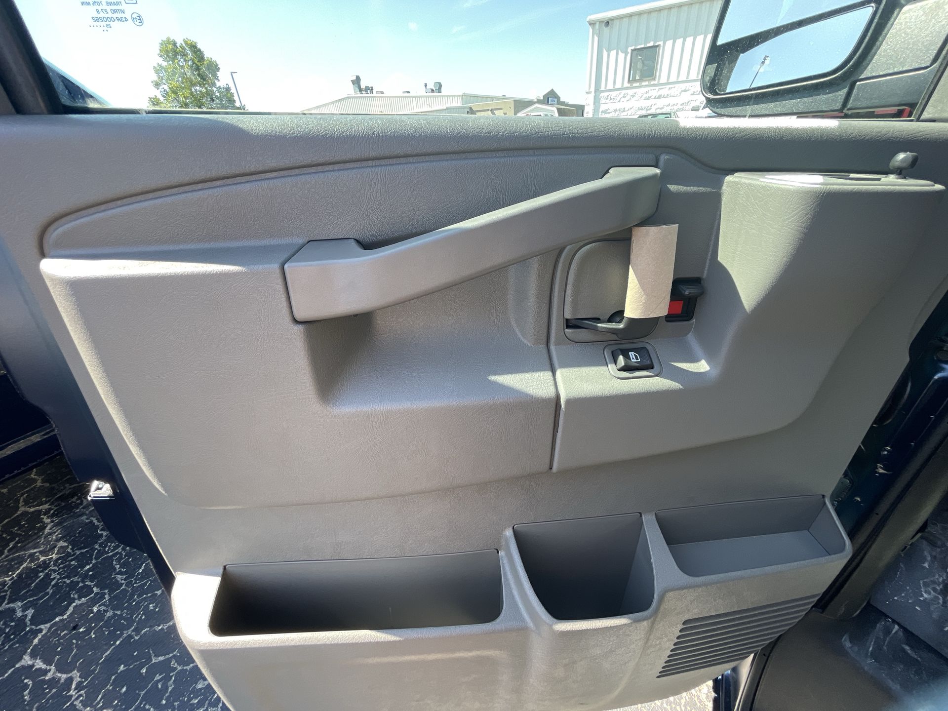 2025 Chevrolet Express Cargo 3500 photo 30