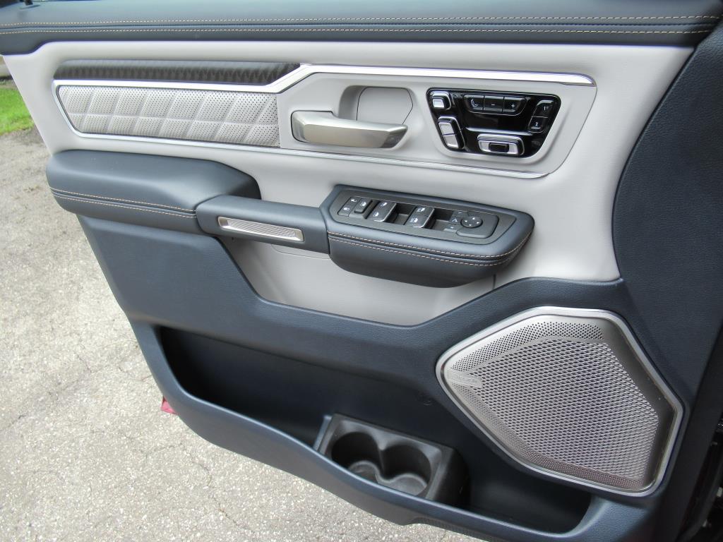 2025 Ram 1500 photo 27