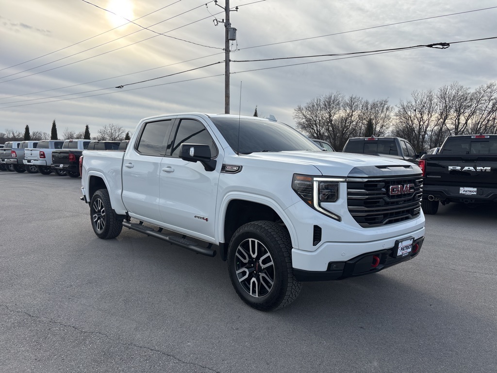 2022 GMC Sierra 1500 AT4's photo