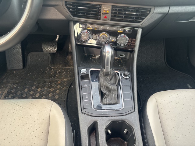 2019 Volkswagen Jetta R-Line photo 13