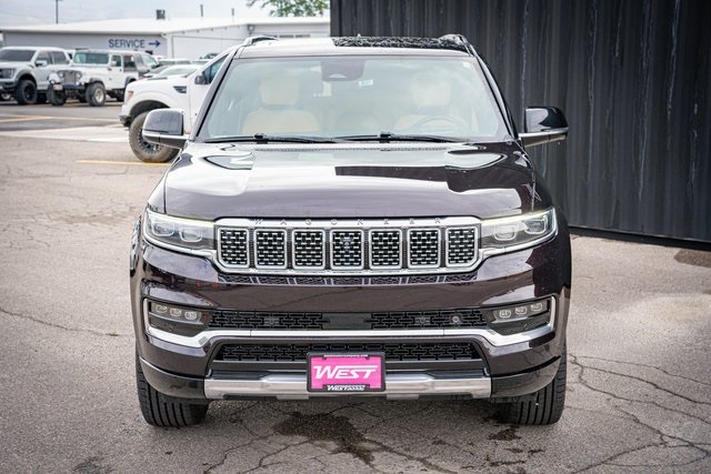 2023 Jeep Grand Wagoneer III photo 2