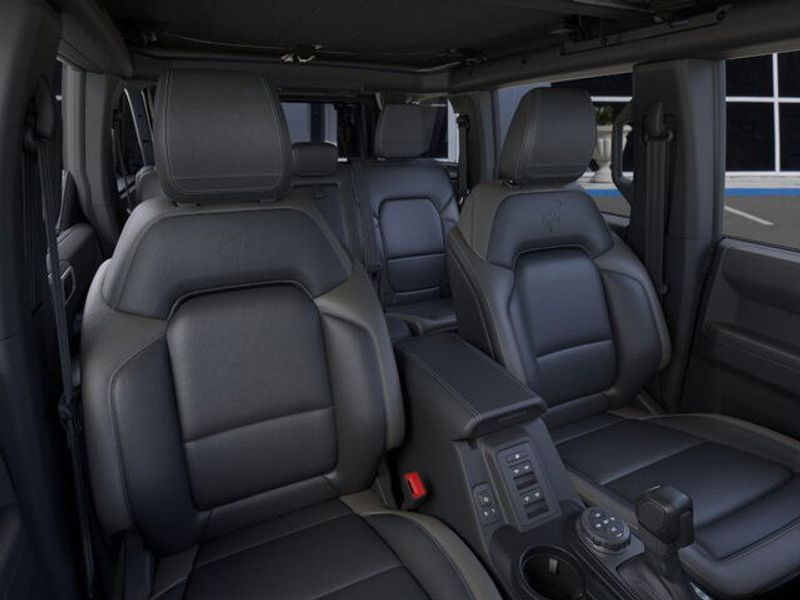 2025 Ford Bronco Outer Banks photo 10