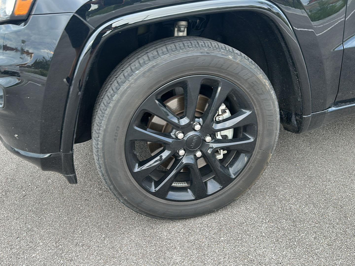2021 Jeep Grand Cherokee Laredo X photo 5