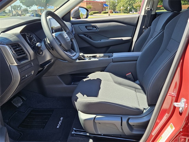 2026 Nissan Rogue S photo 2