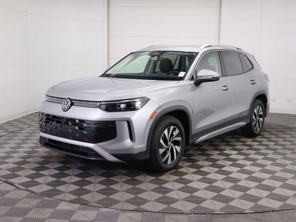 2025 Volkswagen Tiguan S's photo