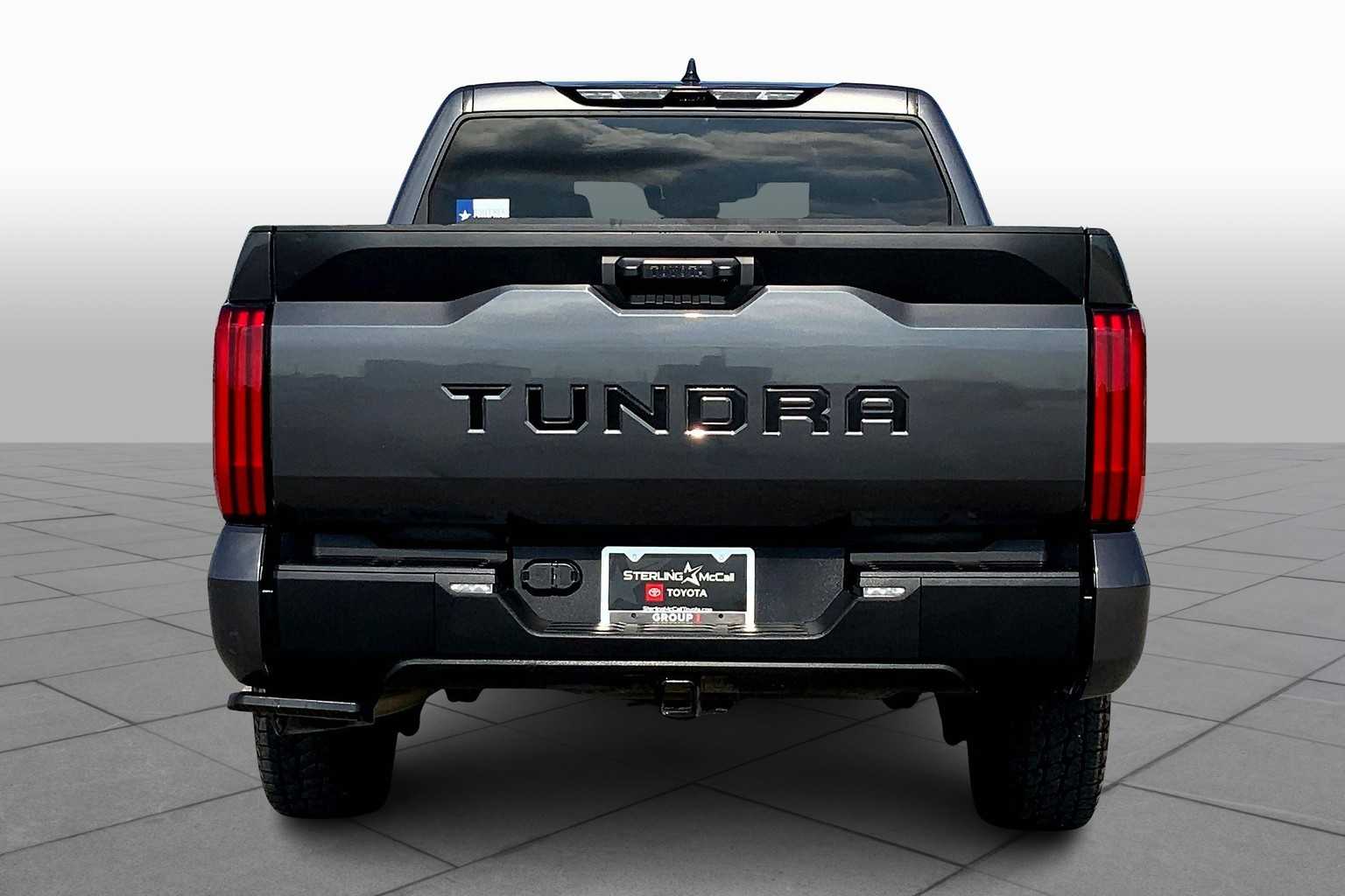 2023 Toyota Tundra SR5 CrewMax photo 4
