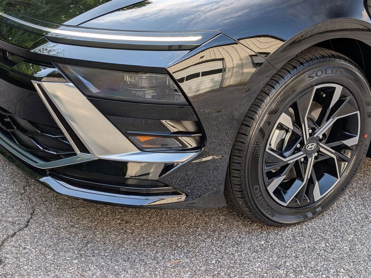 2025 Hyundai Sonata SEL photo 9