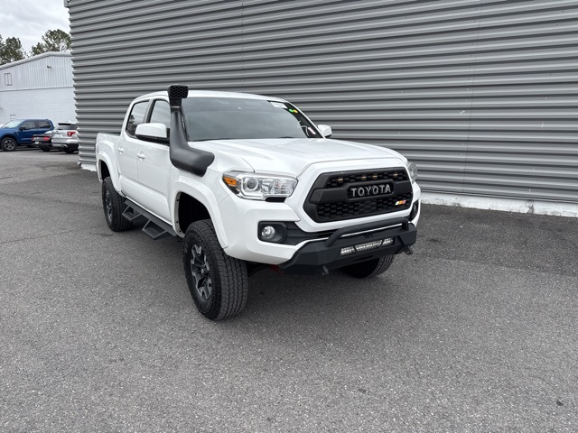 2021 Toyota Tacoma SR5's photo
