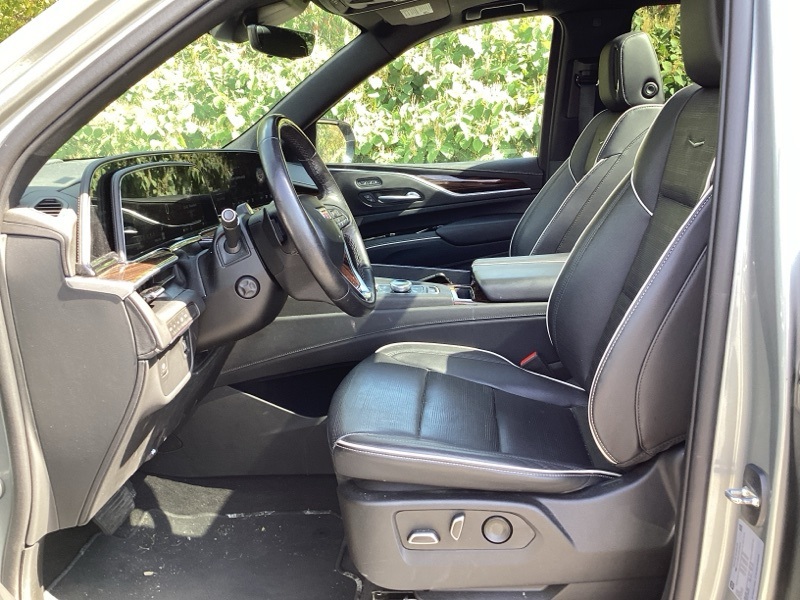 2023 Cadillac Escalade Premium Luxury photo 17