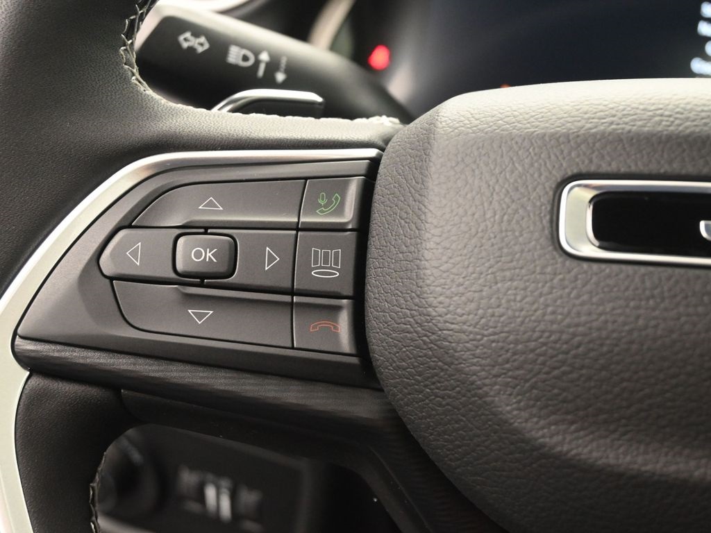 2025 Jeep Grand Cherokee Altitude X photo 2