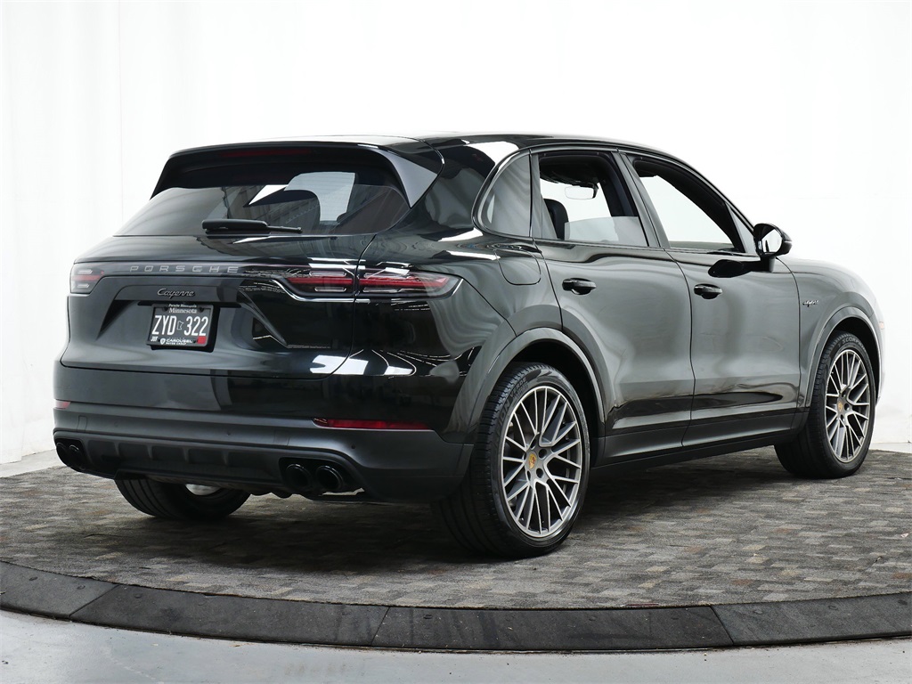 2023 Porsche Cayenne E-Hybrid Platinum Edition photo 4