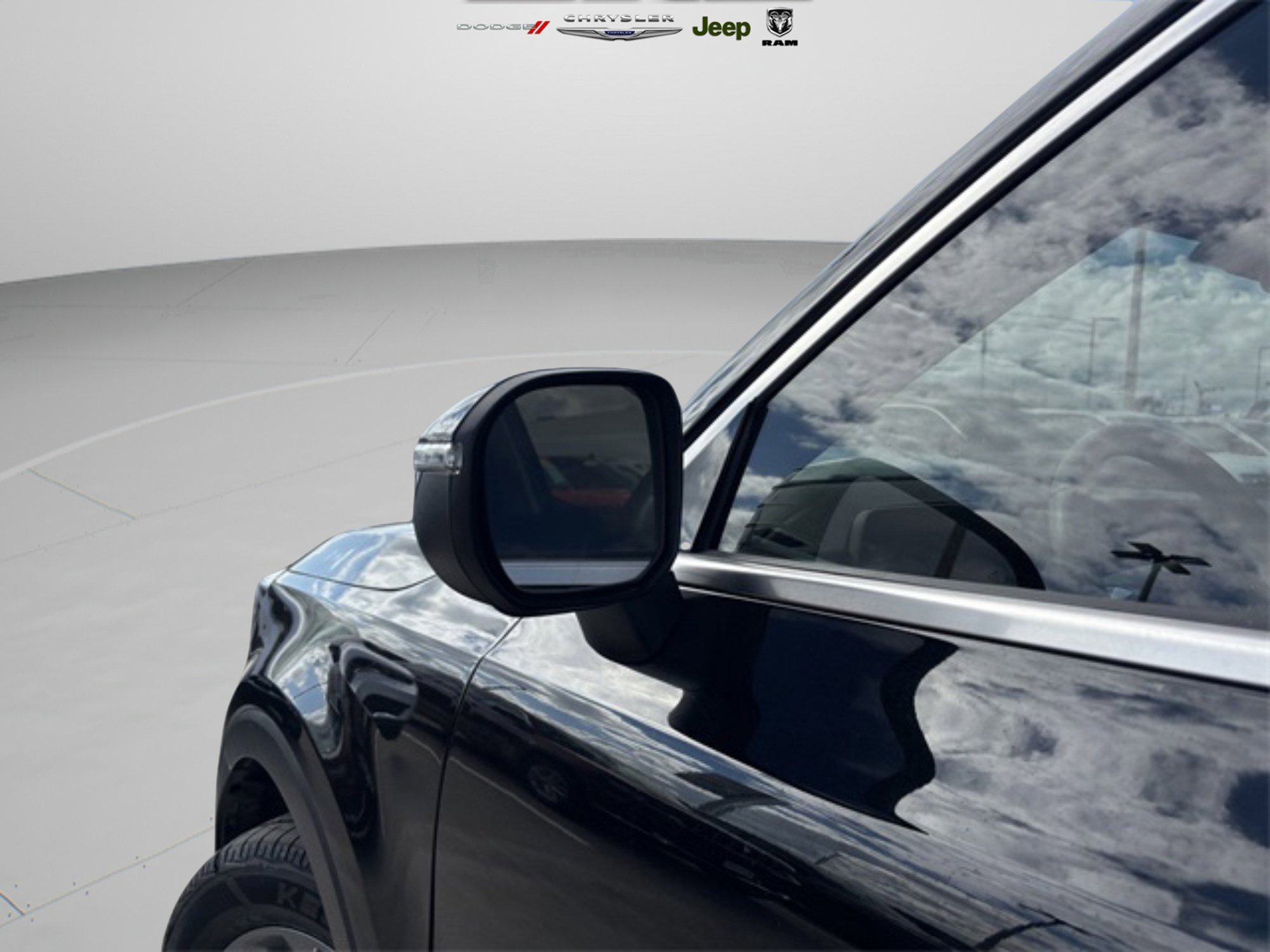 2024 Kia Telluride LX photo 9